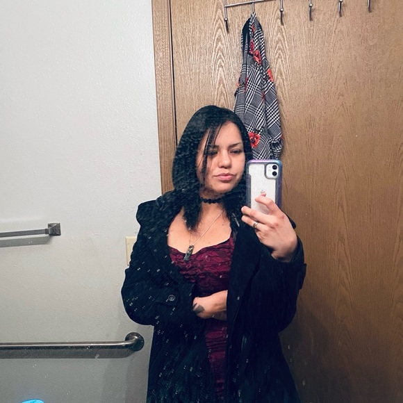 Meet your Posher, Alannah - Picture 4 of 5